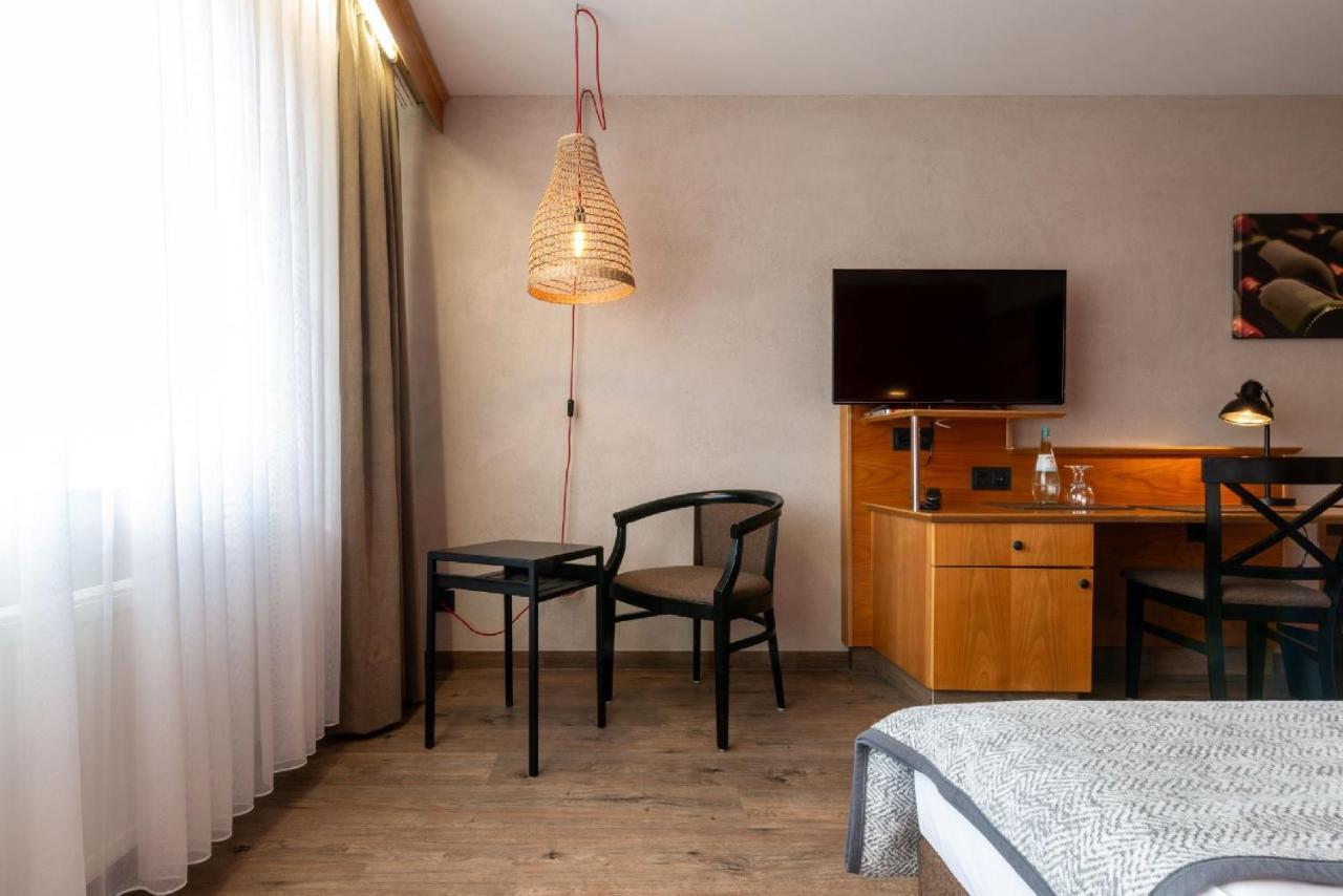 Biobausewein Wein Hotel Leben Iphofen Esterno foto
